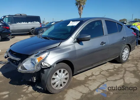 2016 Nissan Versa 1.6 S z USA, uszkodzony, nr VIN 3N1CN7AP5GL907331